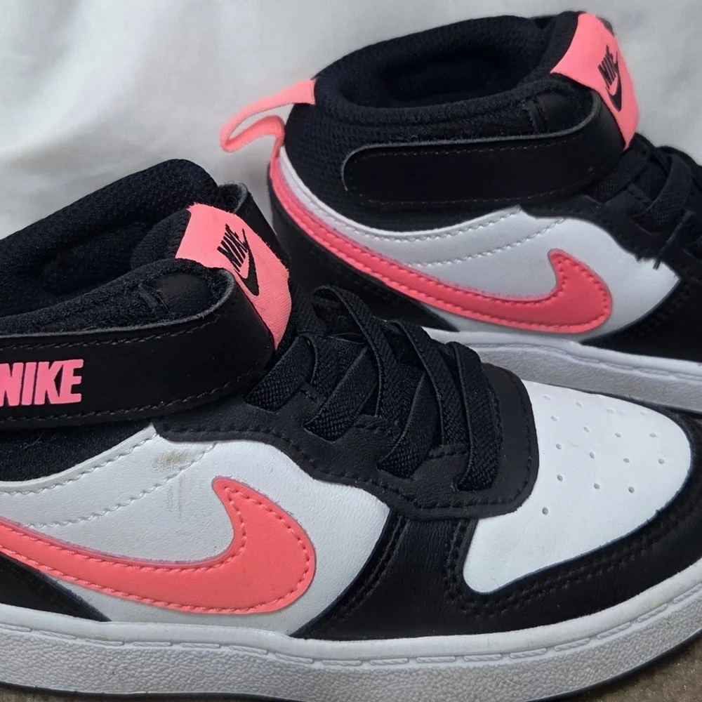 Nike Kids Black, White and Neon Pink Sneakers - Picture 1 of 11
